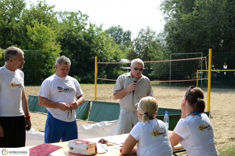 Strandbirkózás a Parkfürdő területén