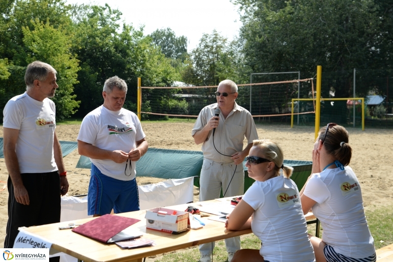 Strandbirkózás a Parkfürdő területén
