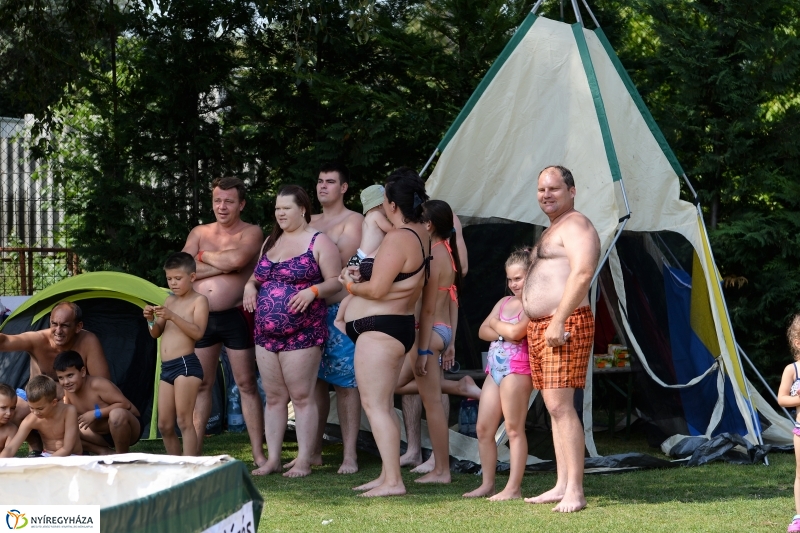 Strandbirkózás a Parkfürdő területén
