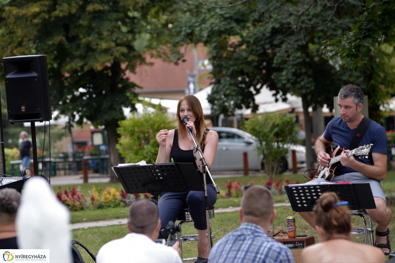 Zene Sóstón-a MELOUNGE DUO fellépése