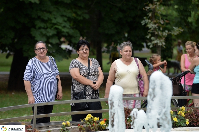 Zene Sóstón-a MELOUNGE DUO fellépése