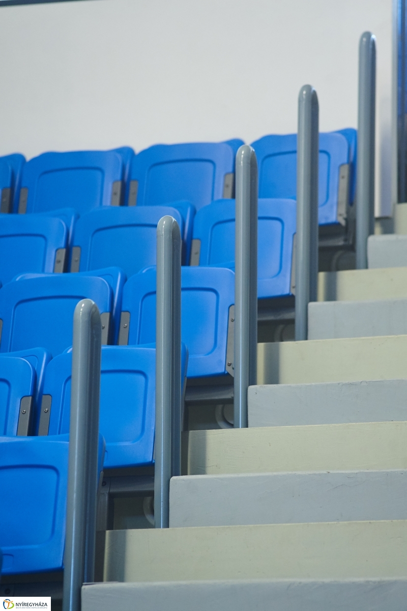 Biztonsági korlátok az Arénában - fotó Szarka Lajos