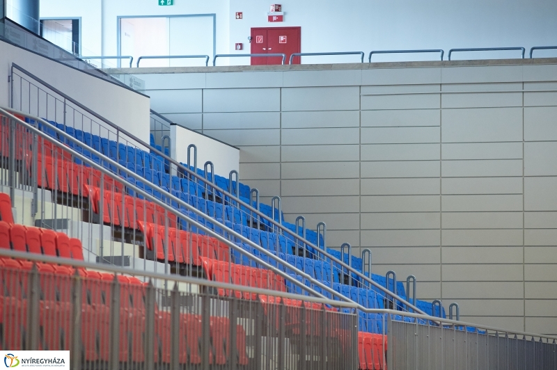 Biztonsági korlátok az Arénában - fotó Szarka Lajos