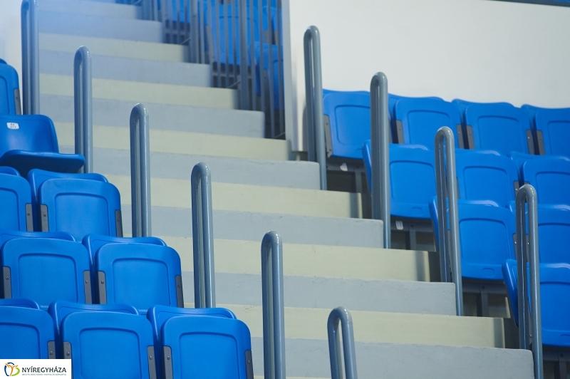 Biztonsági korlátok az Arénában - fotó Szarka Lajos