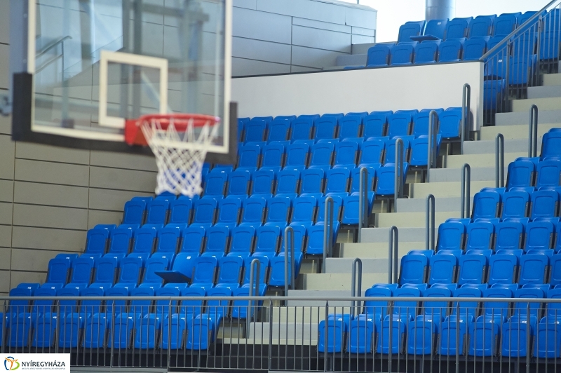 Biztonsági korlátok az Arénában - fotó Szarka Lajos