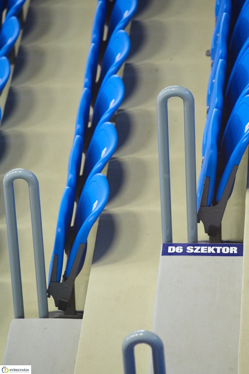 Biztonsági korlátok az Arénában - fotó Szarka Lajos