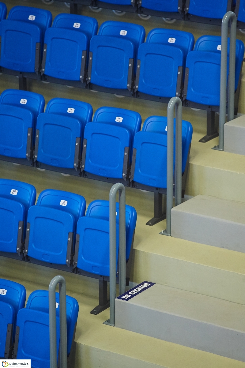 Biztonsági korlátok az Arénában - fotó Szarka Lajos