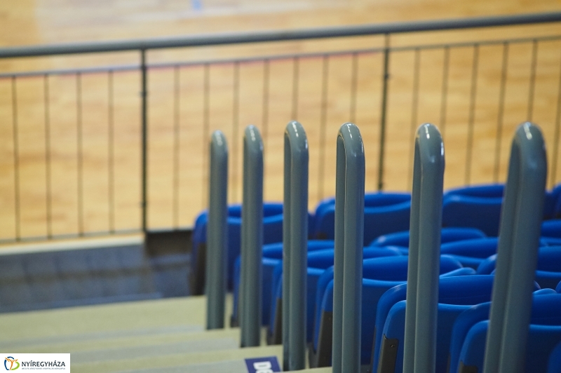 Biztonsági korlátok az Arénában - fotó Szarka Lajos