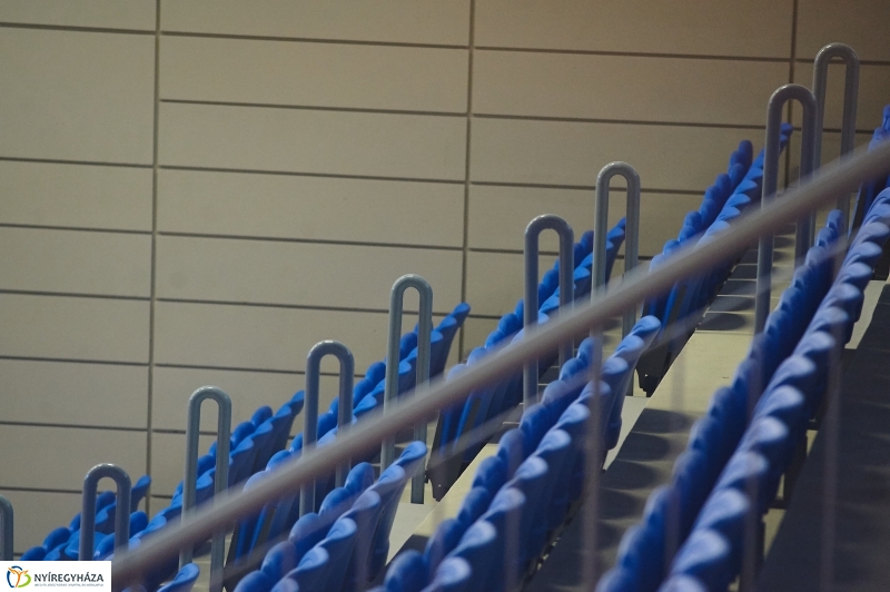 Biztonsági korlátok az Arénában - fotó Szarka Lajos