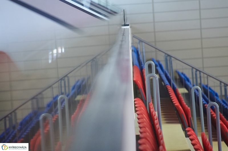 Biztonsági korlátok az Arénában - fotó Szarka Lajos