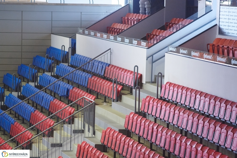 Biztonsági korlátok az Arénában - fotó Szarka Lajos
