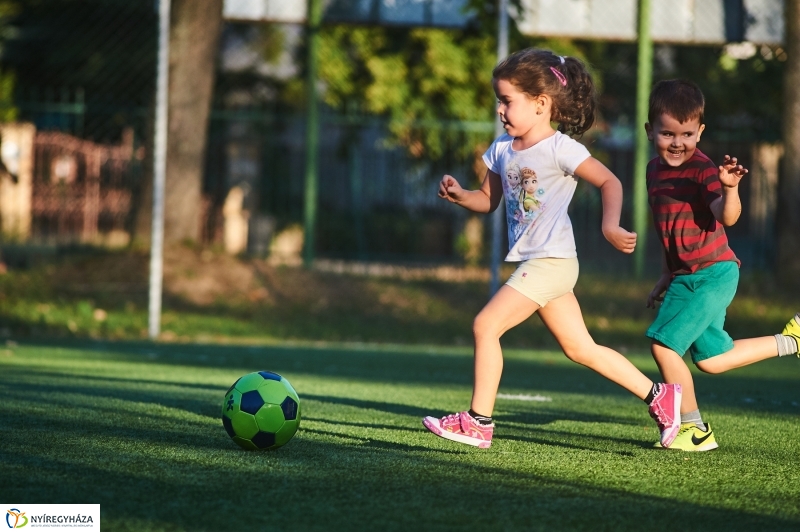 Egy nyári este a stadionban - fotó Szarka Lajos