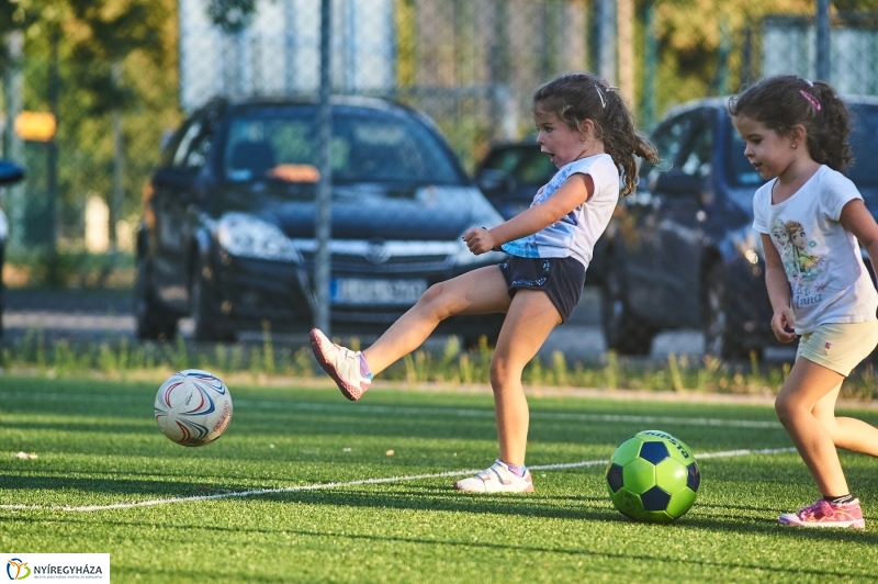 Egy nyári este a stadionban - fotó Szarka Lajos