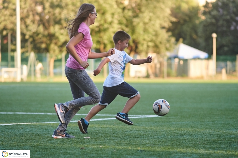 Egy nyári este a stadionban - fotó Szarka Lajos