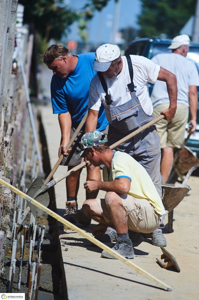 Északi temető kerítés munkálatai - fotó Szarka Lajos