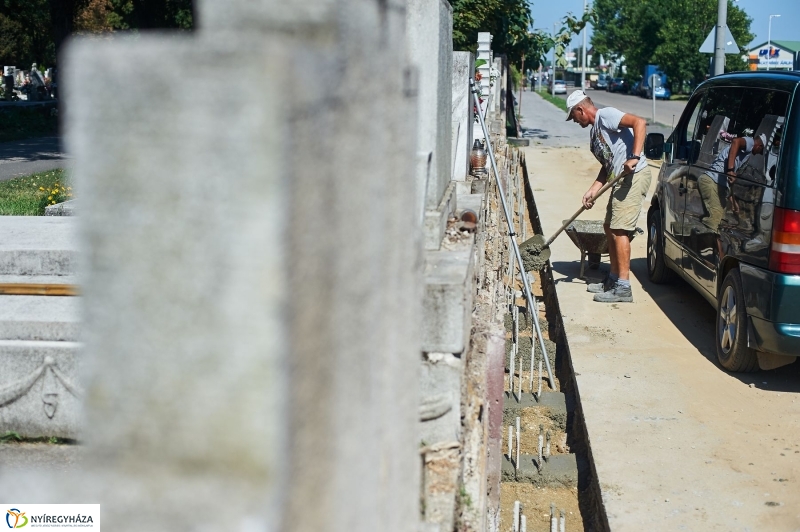 Északi temető kerítés munkálatai - fotó Szarka Lajos