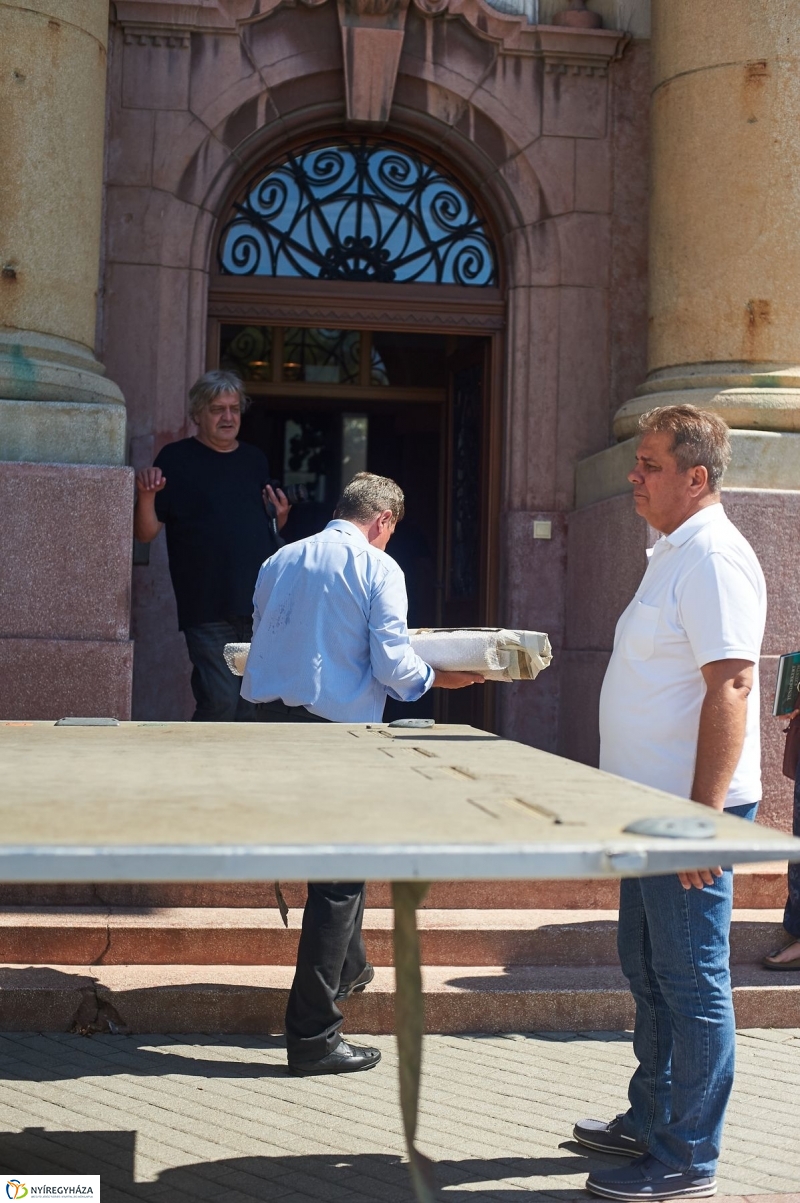 Fejedelmi kincsek érkeztek - fotó Szarka Lajos