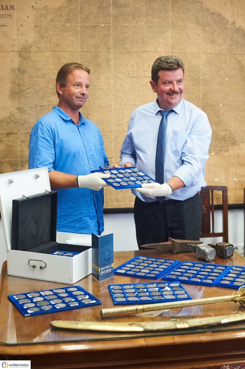 Fejedelmi kincsek érkeztek - fotó Szarka Lajos