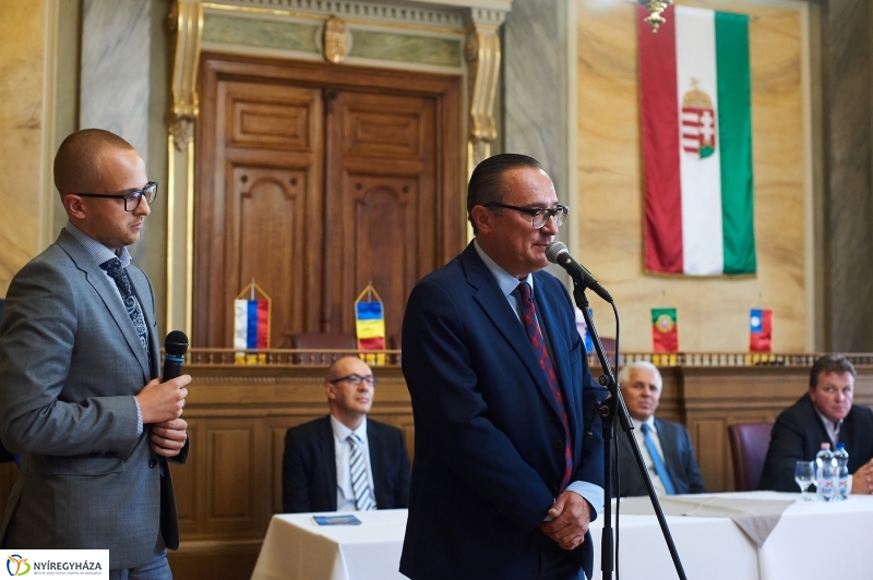 Néptáncosok a Városházán - fotó Szarka Lajos