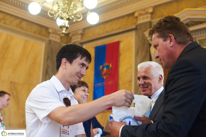 Néptáncosok a Városházán - fotó Szarka Lajos