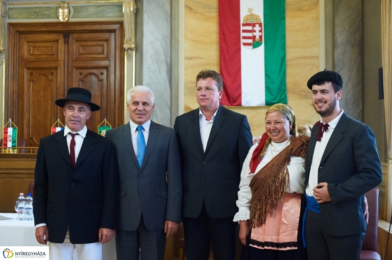 Néptáncosok a Városházán - fotó Szarka Lajos