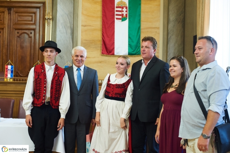 Néptáncosok a Városházán - fotó Szarka Lajos