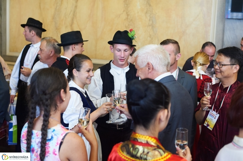 Néptáncosok a Városházán - fotó Szarka Lajos