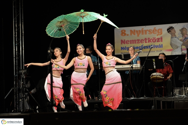 Világok Tánca a Szabadtéri Színpadon