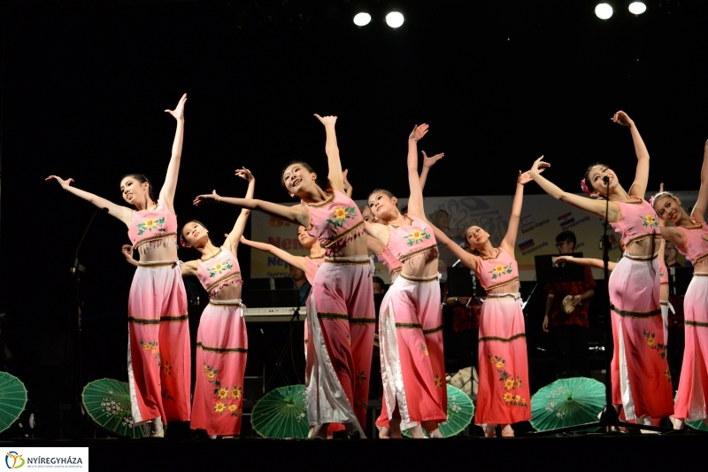 Világok Tánca a Szabadtéri Színpadon