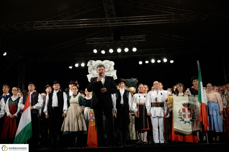 Világok Tánca a Szabadtéri Színpadon