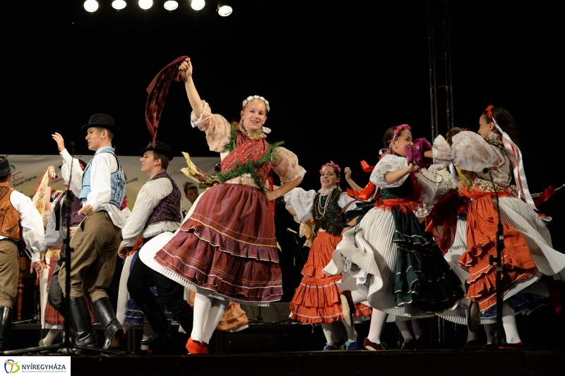 Világok Tánca a Szabadtéri Színpadon