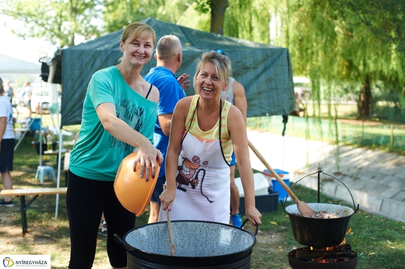 Úszó alkalmatlanságok - fotó Szarka Lajos