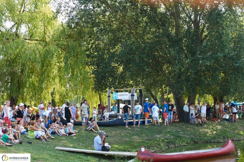 Úszó alkalmatlanságok - fotó Szarka Lajos