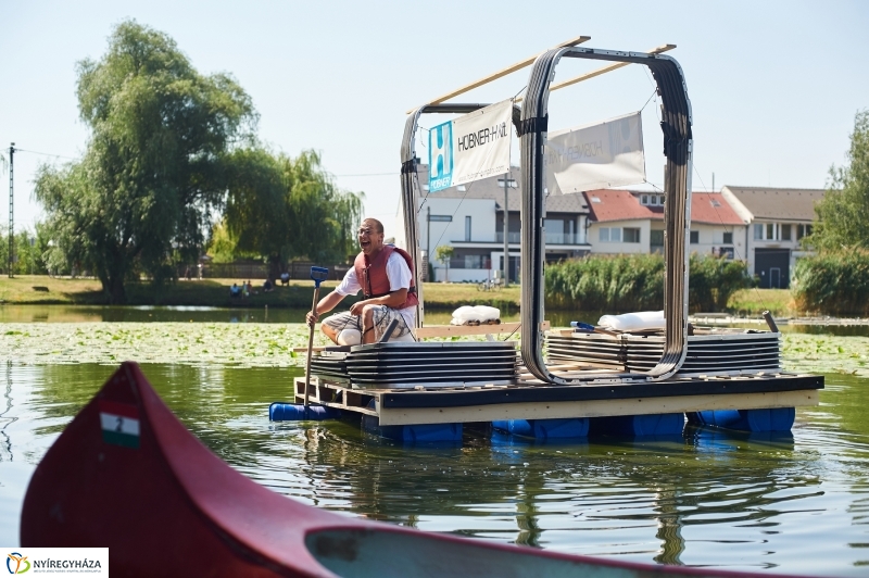 Úszó alkalmatlanságok - fotó Szarka Lajos