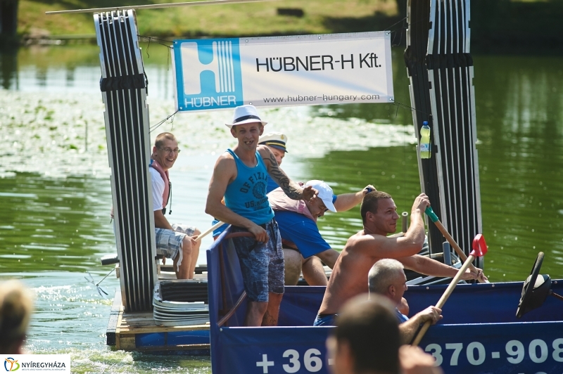 Úszó alkalmatlanságok - fotó Szarka Lajos