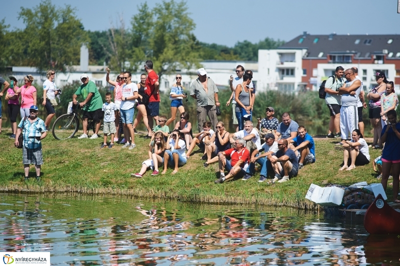 Úszó alkalmatlanságok - fotó Szarka Lajos