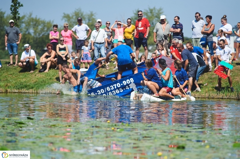 Úszó alkalmatlanságok - fotó Szarka Lajos