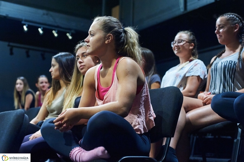 Olvasópróba-Diótörő - fotó Szarka Lajos