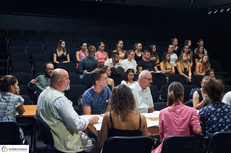 Olvasópróba-Diótörő - fotó Szarka Lajos