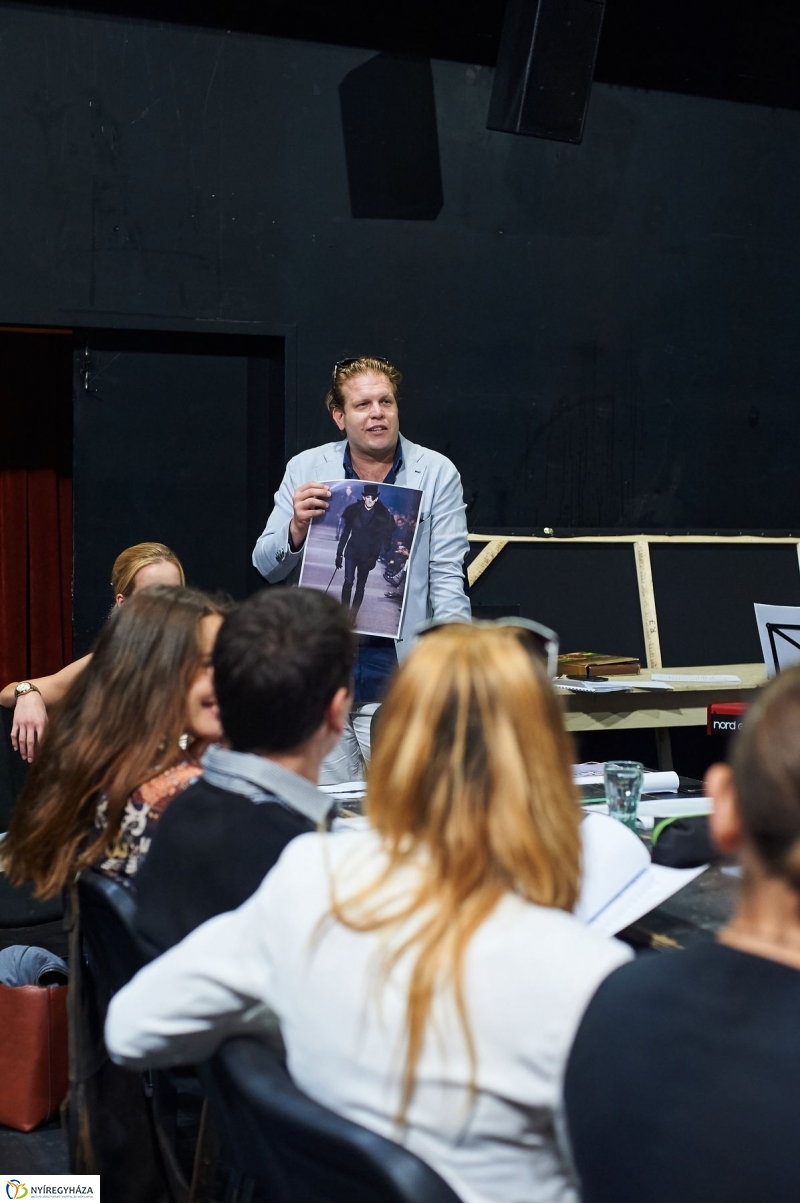 Olvasópróba-Diótörő - fotó Szarka Lajos