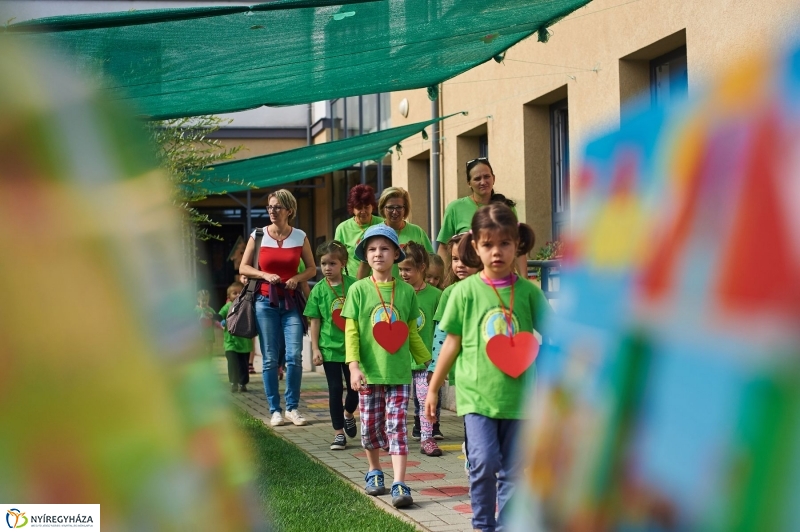 LEGO adomány az ovisoknak - fotó Szarka Lajos