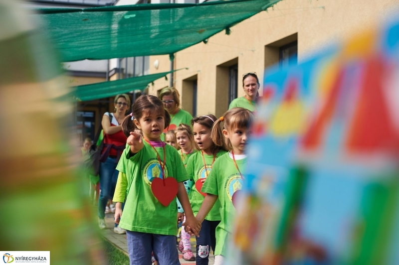 LEGO adomány az ovisoknak - fotó Szarka Lajos