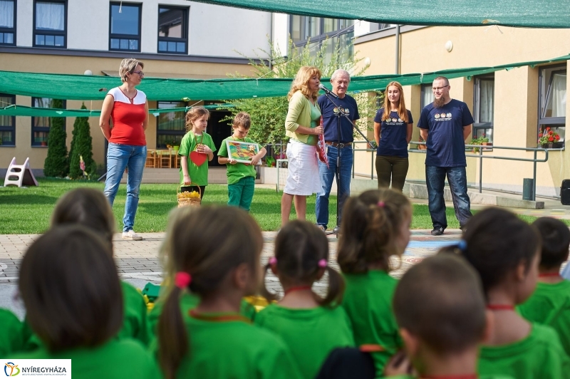 LEGO adomány az ovisoknak - fotó Szarka Lajos