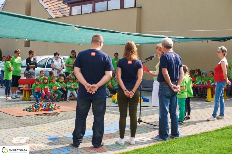 LEGO adomány az ovisoknak - fotó Szarka Lajos