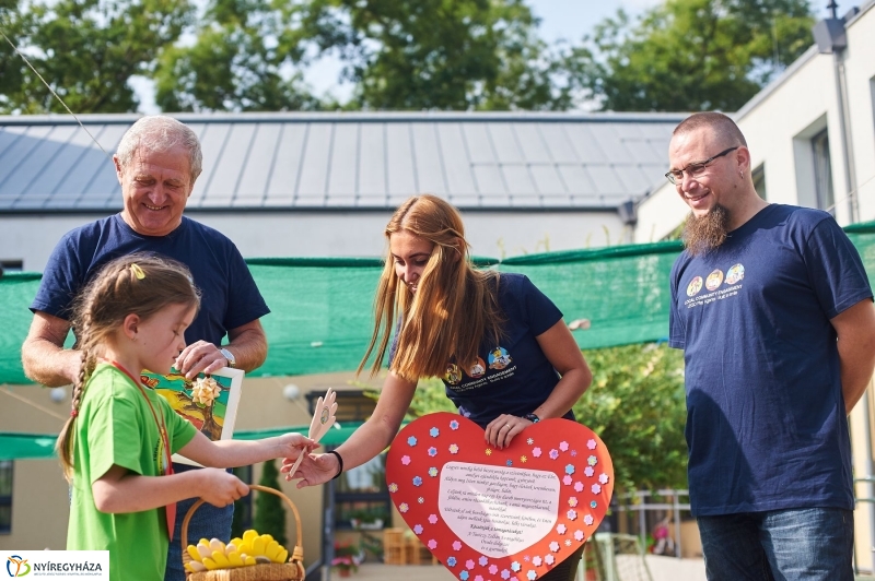 LEGO adomány az ovisoknak - fotó Szarka Lajos