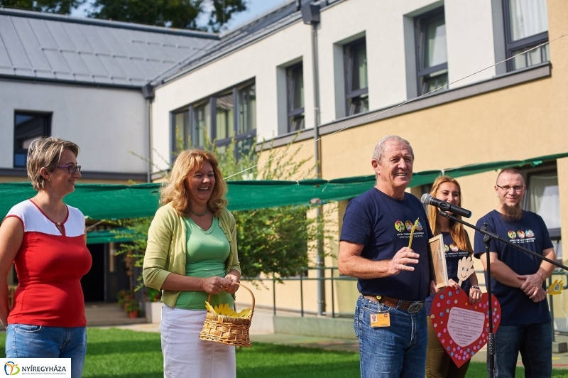 LEGO adomány az ovisoknak - fotó Szarka Lajos