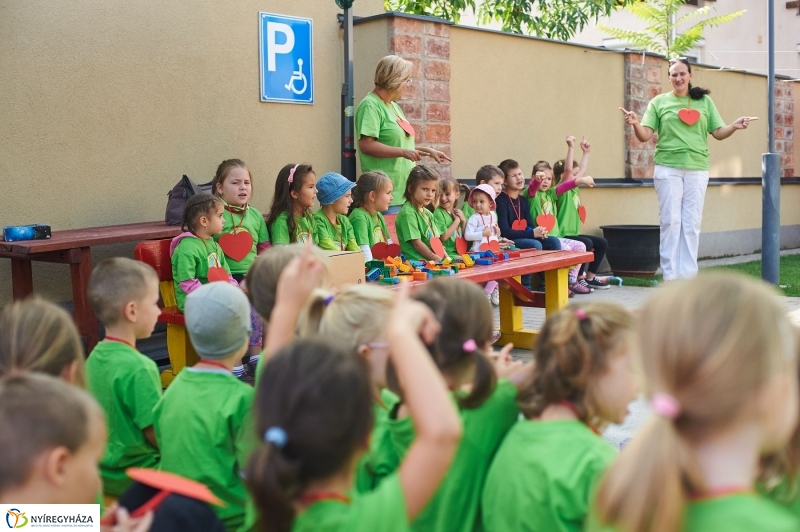 LEGO adomány az ovisoknak - fotó Szarka Lajos