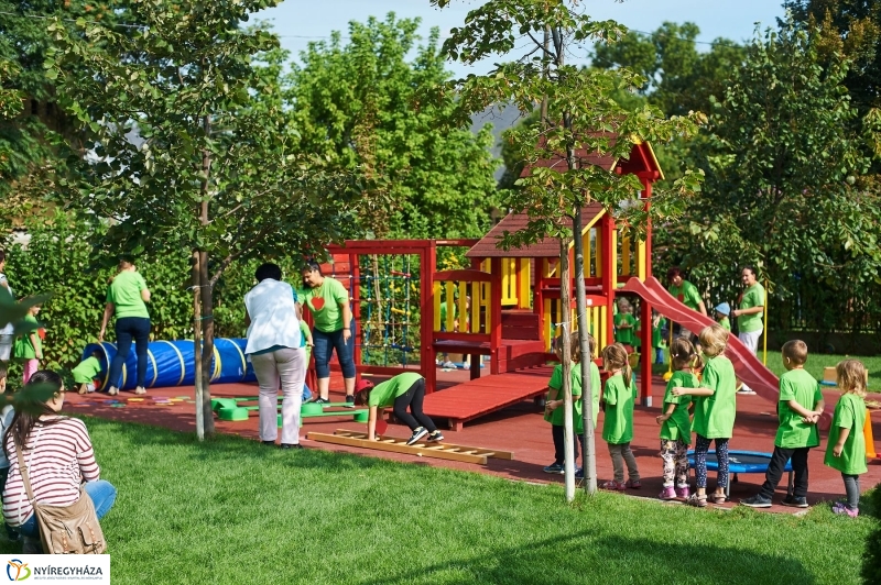 LEGO adomány az ovisoknak - fotó Szarka Lajos