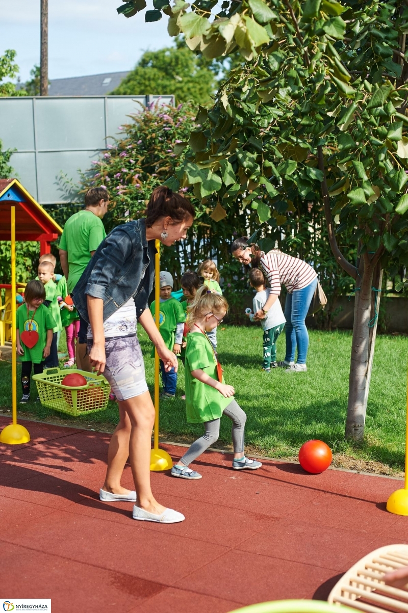 LEGO adomány az ovisoknak - fotó Szarka Lajos