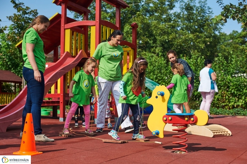 LEGO adomány az ovisoknak - fotó Szarka Lajos